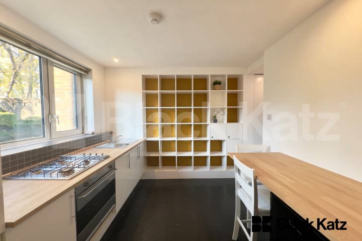 Charming private garden with wooden floors throughout  Cluny Estate , London bridge